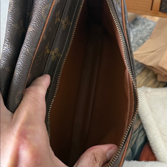 Louis Vuitton Monogram Brown and Tan Messenger Bag - Picture 8 of 9